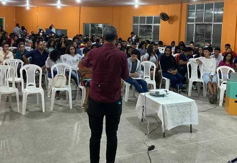 Camacã: Prefeitura e SEBRAE realizam palestra sobre como atender melhor o cliente e recebe um grande público